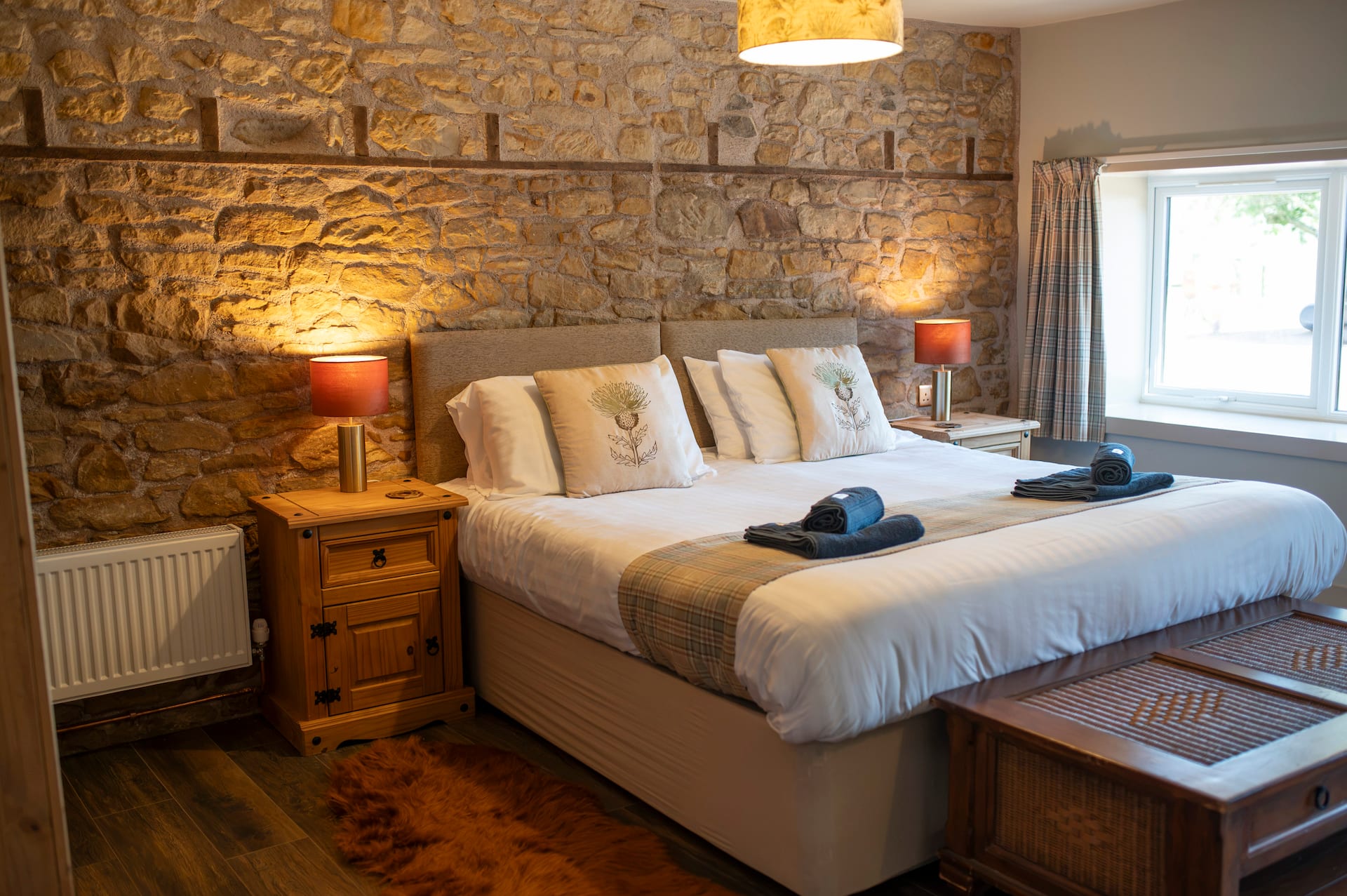 Gorgeous Cottage, Horses & Hill Views