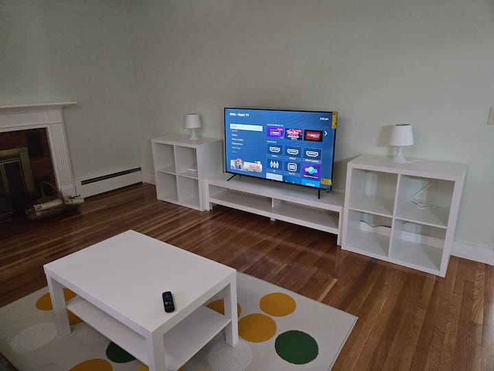 Sunny And Cozy Home - 뱅고어