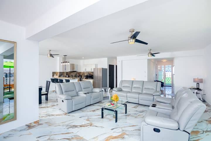 Terrazas Del Caribe. Ocean View Penthouse - Havana
