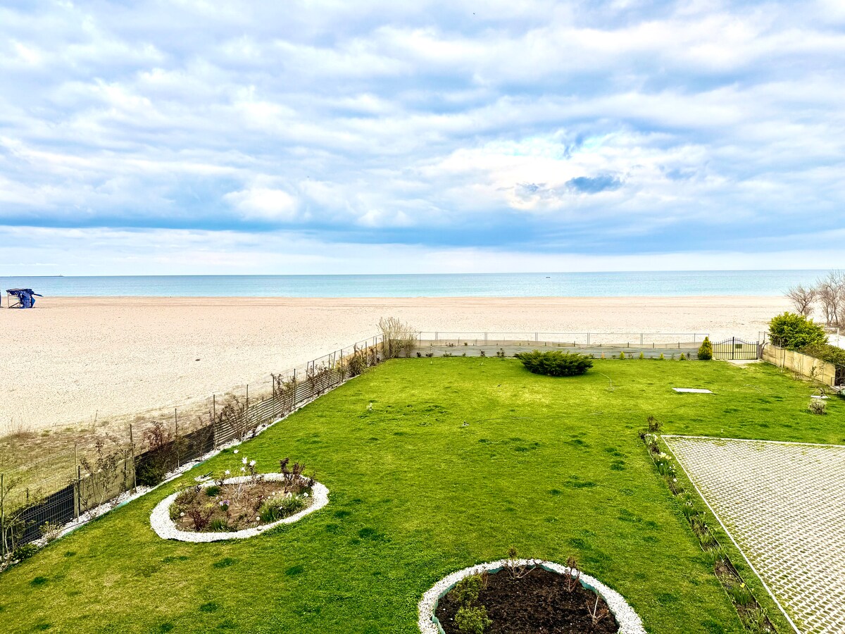 Aqua Vista Aruba - Frontal Sea View — Apartment — sea-view vacation rental at Constanța, Romania, Constanța, Romania — property photo 6 | Aqua Vista Rentals