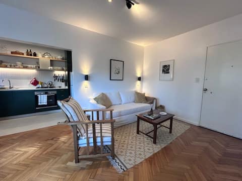 Anuncio de Airbnb popular: Apartment with panoramic view in the heart of Buenos Aires en Comuna 1
