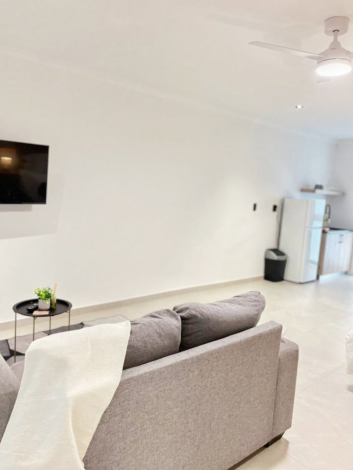 Deluxe Dwelling 1 |5 Min To The Beach |Braai|patio - East London
