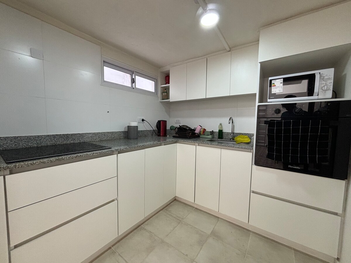 Habitación con espacio de trabajo privado en Palermo