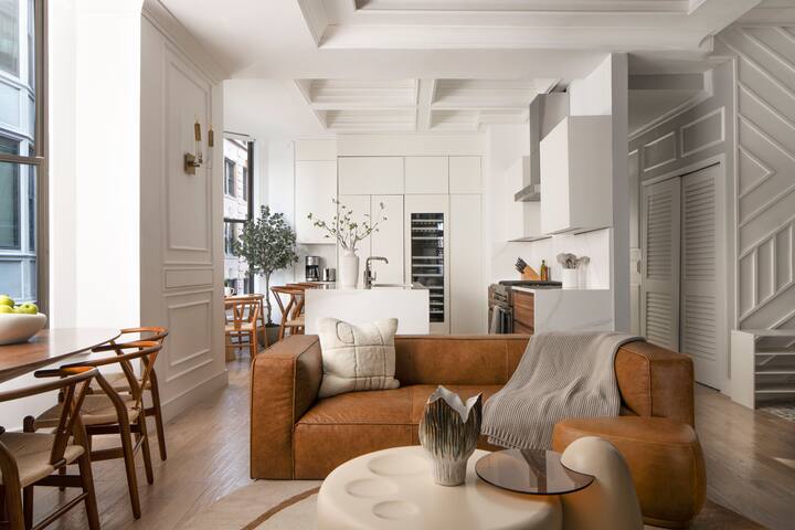 Unmatched Luxury Condo | Iconic Boston Common View gallery image 2