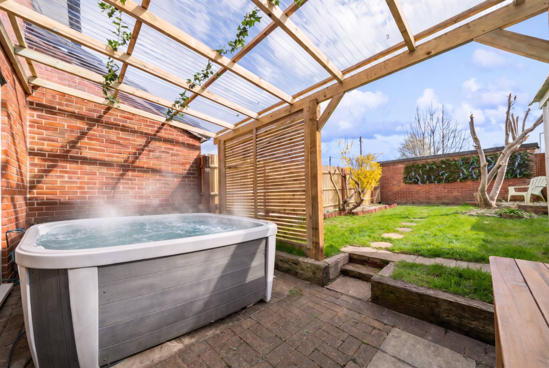 Hot tub escape near New Forest and Southampton