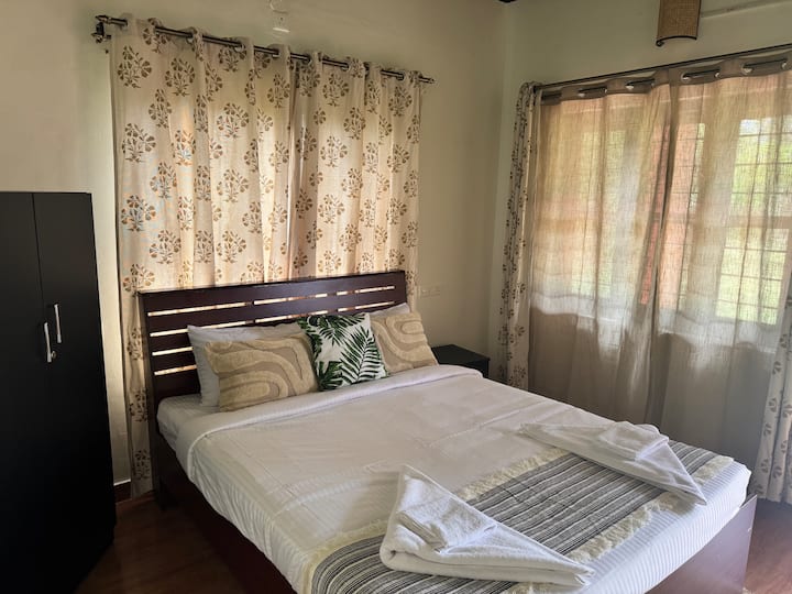 Tigertales-room In Masinagudi Behind Cafecoffeeday - Bandipur