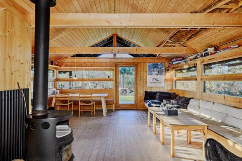 Popular Airbnb listing: Norwegian mountain cabin near sandy beach in Kalundborg