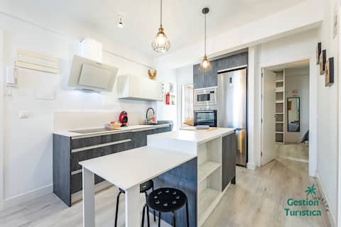 Penthouse in central Huelva with parking