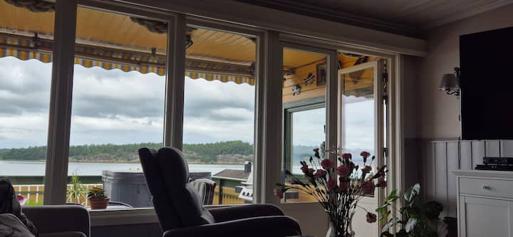 Et Lite Og Sjarmerende Hus Ved Havet - Moss