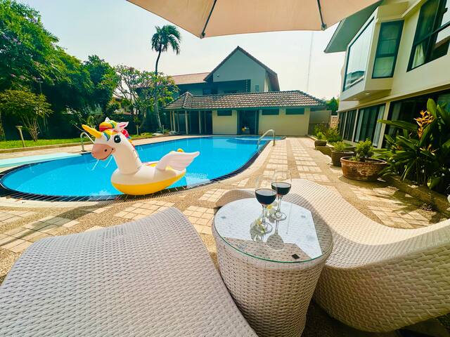 5BR Villa with Private Pool | Sukhumvit｜10mins BTS gallery image 3