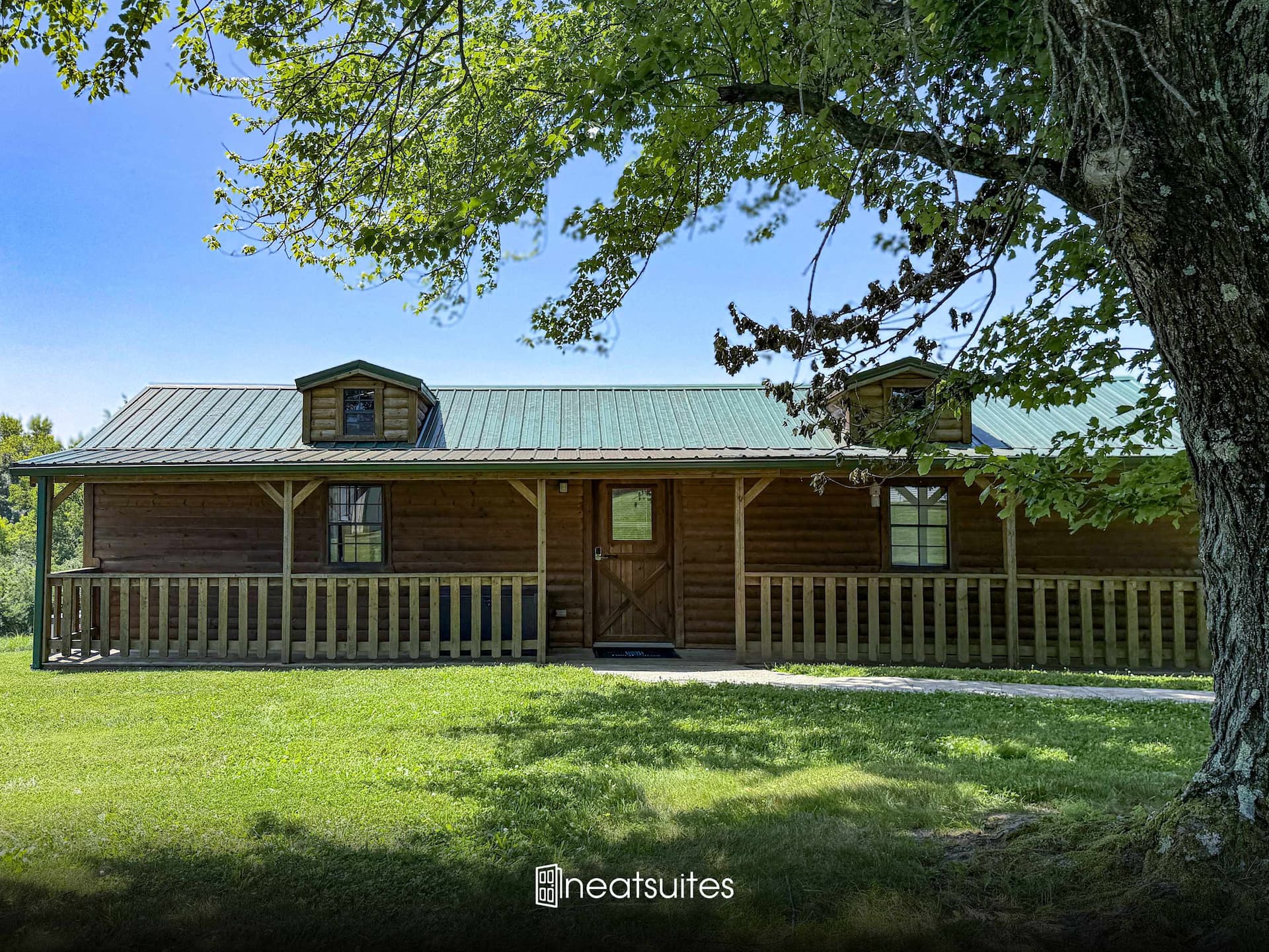 Open Concept Cabin for 2 - Near Ark Encounter!