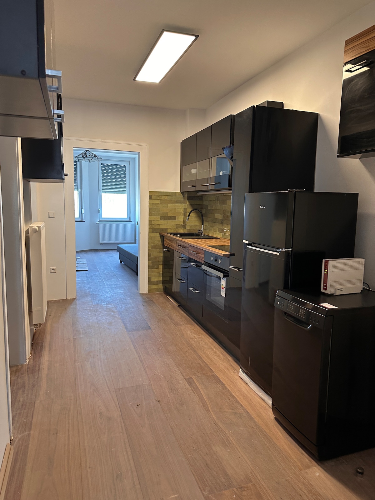 Deluxe apartment next to shopping center