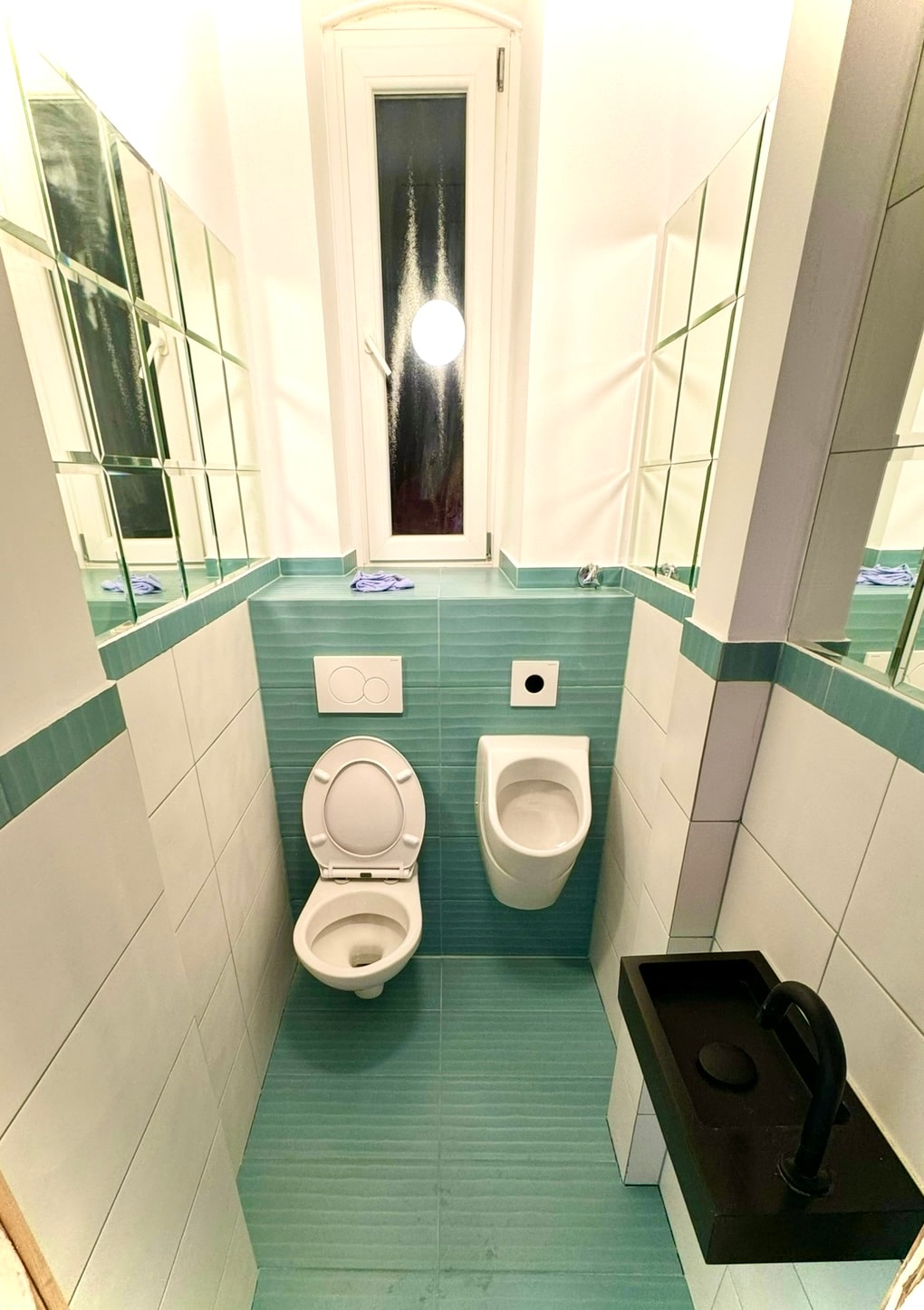 Deluxe apartment next to shopping center