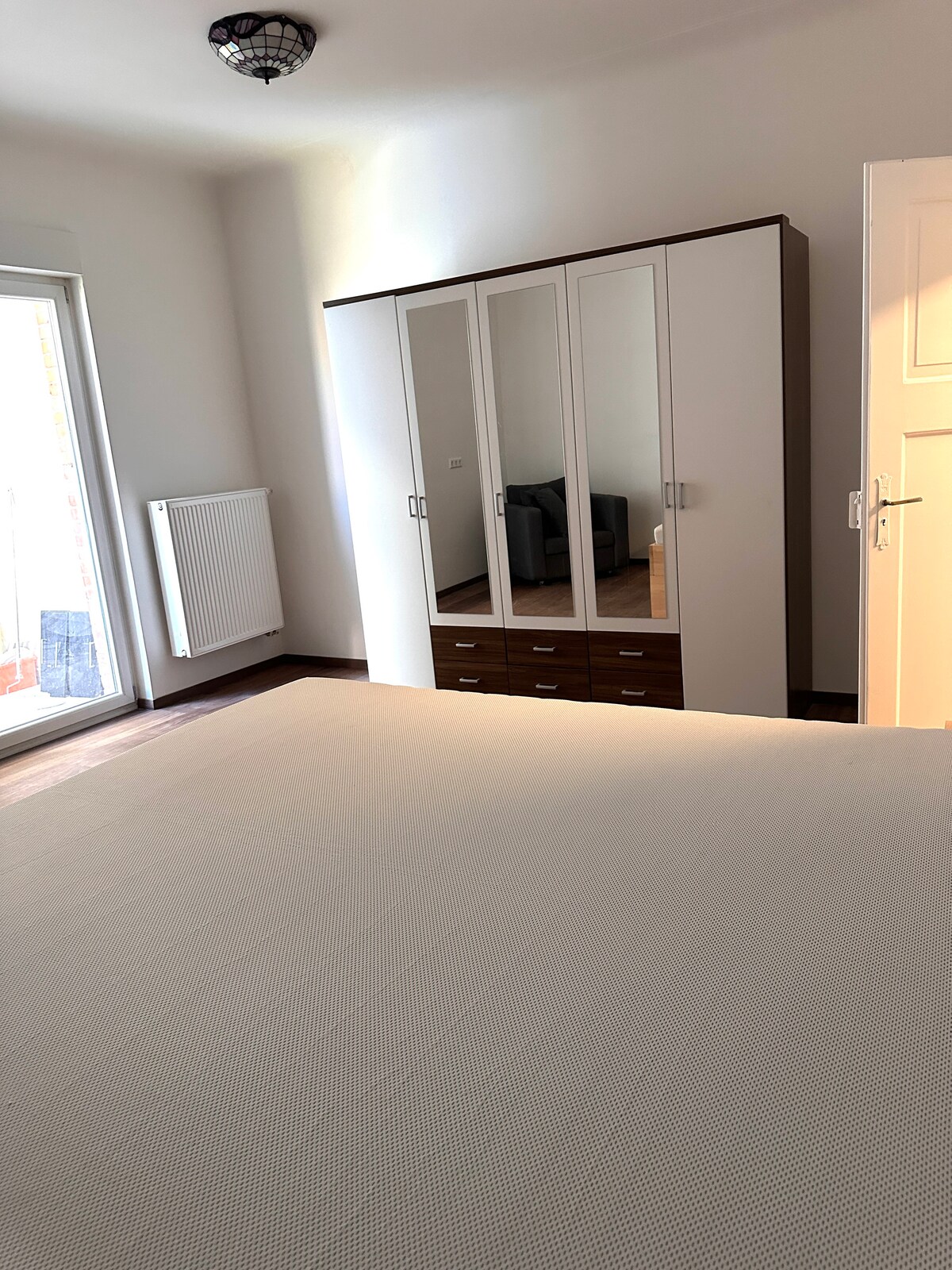 Deluxe apartment next to shopping center