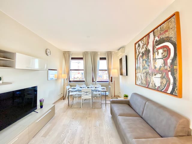 [1 min Castello + 7 min Duomo a piedi]Vista Duomo