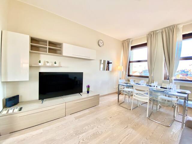 [1 min Castello + 7 min Duomo a piedi]Vista Duomo gallery image 2