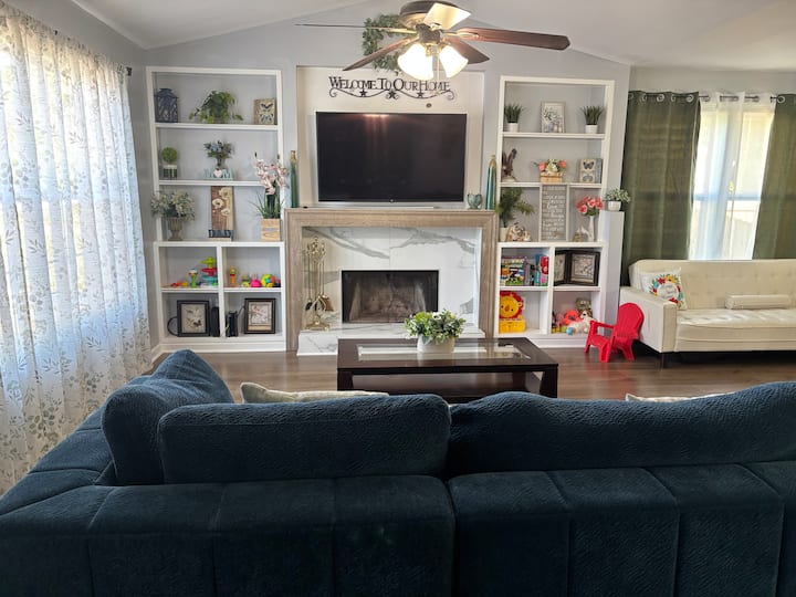 Comfy Spacious Home Near A Lot - McDonough, GA