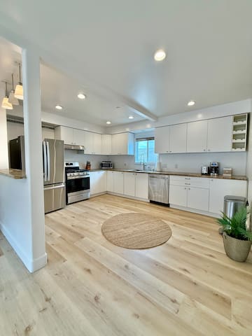 Fully Remodeled 2BD/2BA+GolfCart!