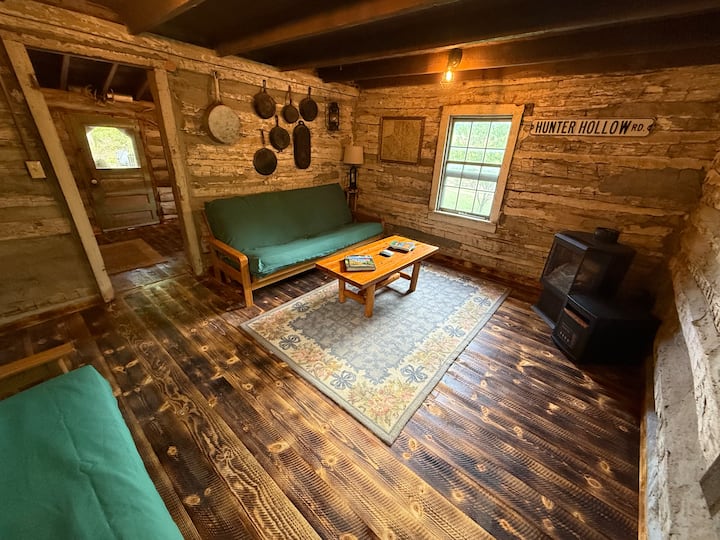 Remington’s Rock View Retreat - Governor Dodge State Park, Dodgeville