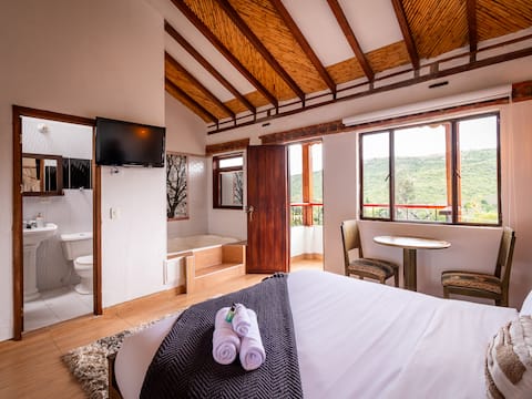 Suite with Jacuzzi and Balcony | Villa de Leyva
