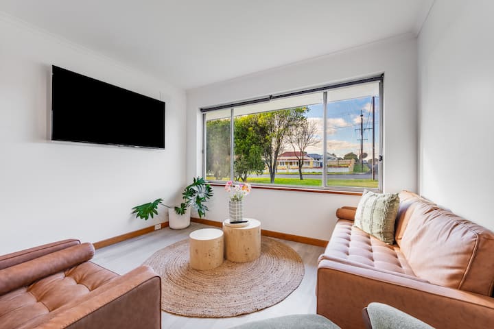 The Sweet + Spicy Retreat. - Mount Gambier