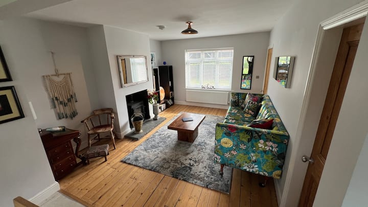 Cherry Cottage On Marchwiel Hall Estate - Wrexham