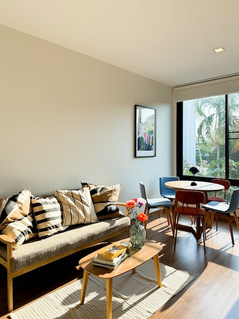 3F# New 2BR Apt, MRT Sutthisan, CBD