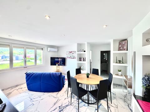 T3 Classified 4 single beds • A/C • Parking