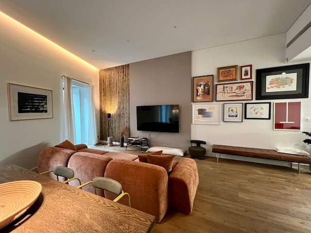 Contemporary Restelo Apartment