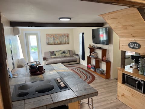 Popular Airbnb listing: The Adirondack Lakehouse w/bikes n kayaks! in Sylvan Beach
