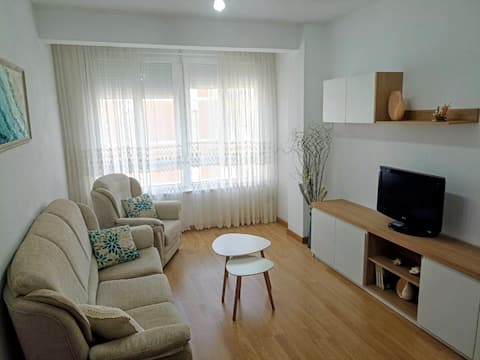 Propiedad de Airbnb exitosa: Downtown apartment with balcony in Santoña en Santoña
