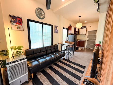 Unit No.1 Tiny Townhome Near Saturday Night Market