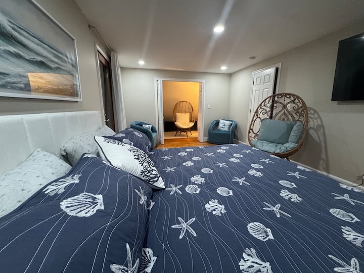 Cama tamaño king con colchón premium y dos camas individuales XL. 