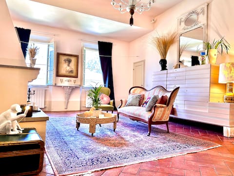 Popular Airbnb listing: Villa La Fattoria. Chic Decor & pool near Florence in Montespertoli