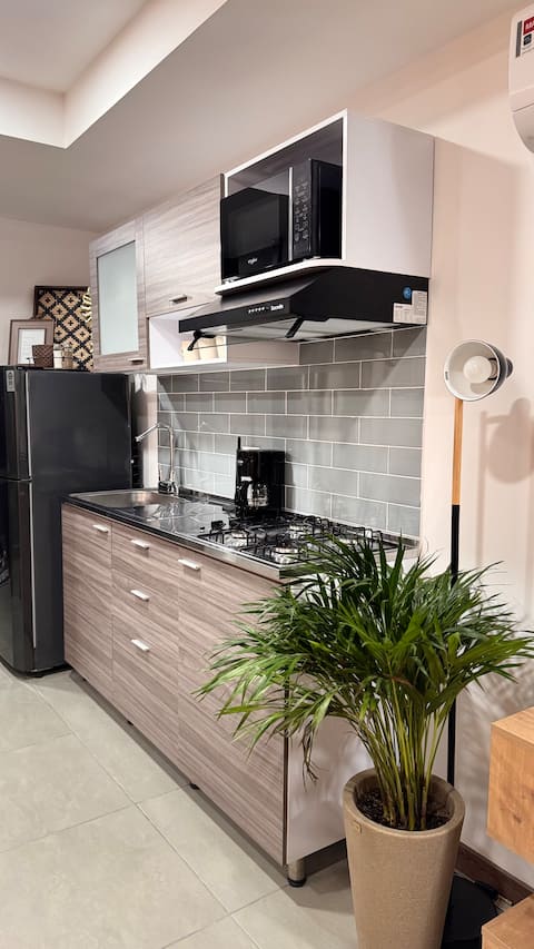 Popular Airbnb listing: Beautiful Accommodation in North Cali in Urbanización La Flora
