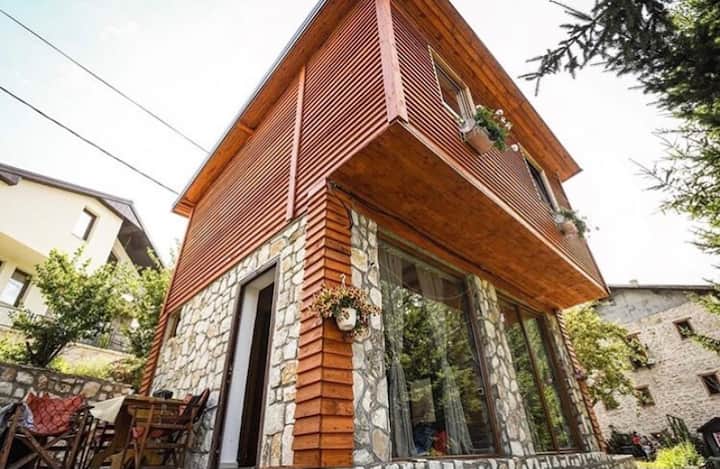 M&M House by YETI