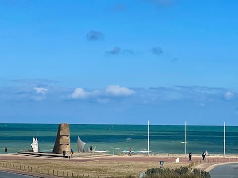 Villa des Braves 4* in Omaha Beach with sea view