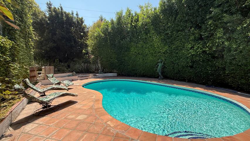 Hollywood Hills Villa-Pool&Cozy gallery image 3