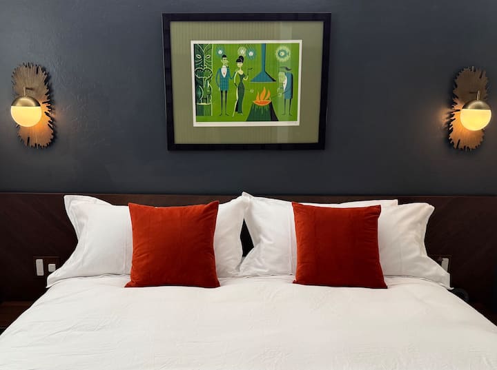 1000 thread count Egyptian cotton sheets await you on your California King Size bed. Cozy comfortable nights, fresh breezes, and the sounds of crickets gently chirping outside. Rest here.