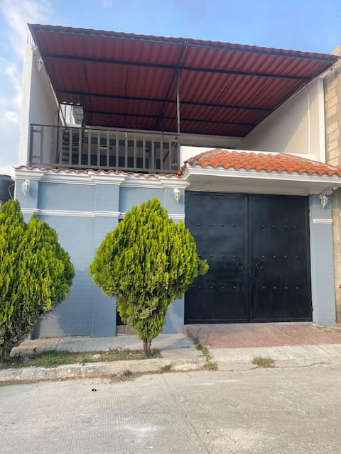 Casa los cipreses