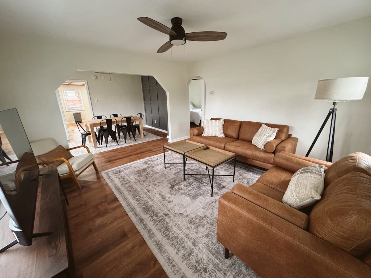 Orchard Park 3 Bed House near Bills Stadium, furnished house in Orchard Park, NY