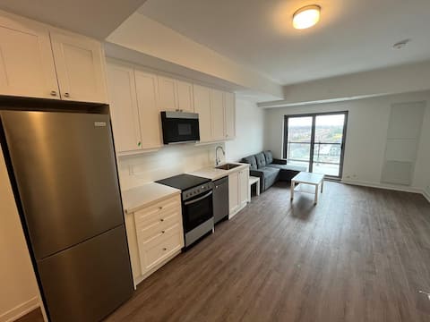 Charming Bowmanville Getaway | Quiet & Comfy