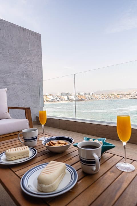 Romantic getaway for 2 with ocean views
