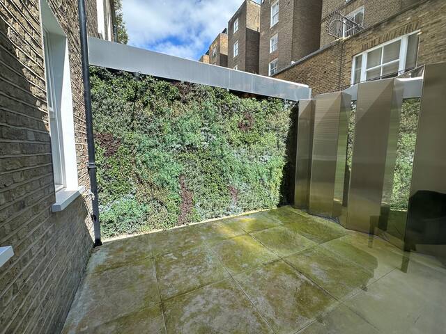 Luxury 3 bed Flat in Kensington gallery image 5