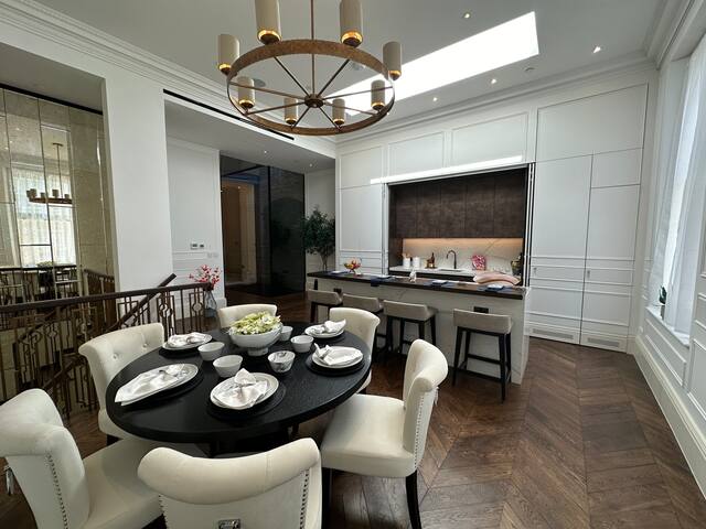 Luxury 3 bed Flat in Kensington gallery image 2