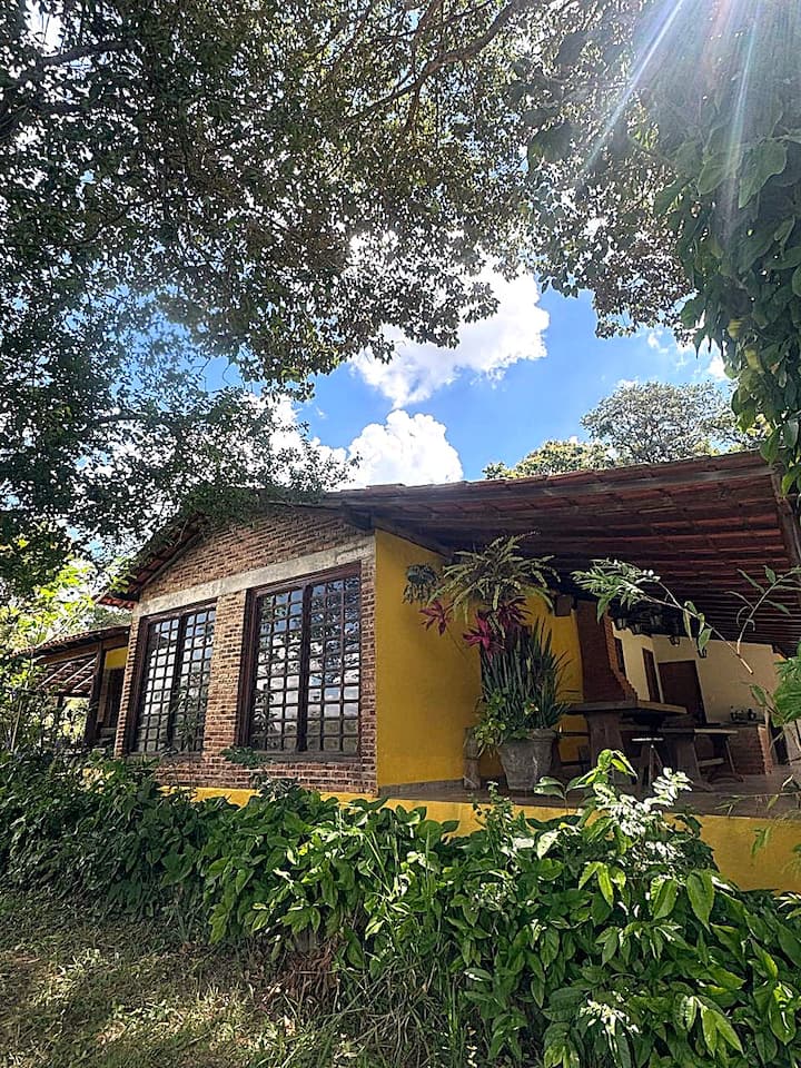 Sítio Fantástico Em Mateus Leme - Florestal