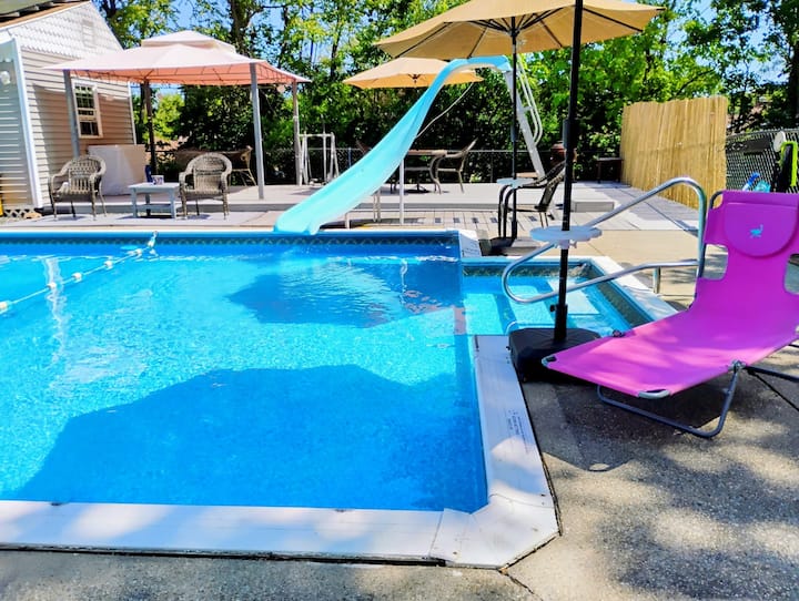 Glamp-n-Camp Hideaway with Private Hot Tub