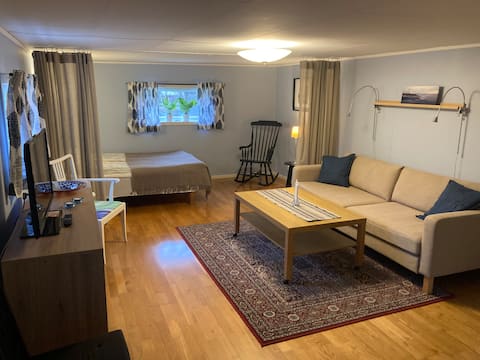 Popular Airbnb listing: Apartment Hönö Hästen, near the sea in Öckerö