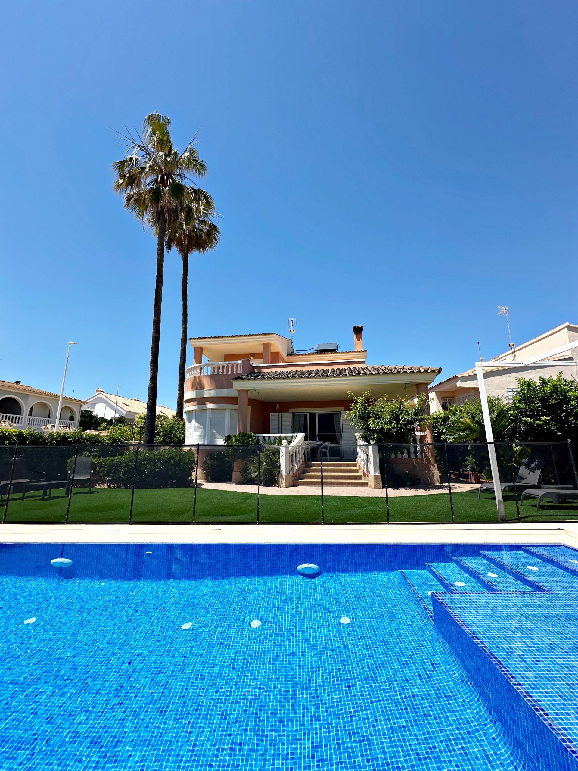 Villa by the Sea | 5CT | 5 Bathrooms | Private Pool