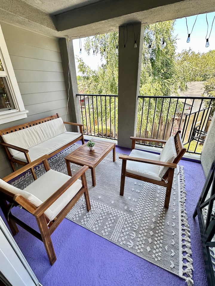 Modern Chic | Near Starbucks, Safeway, CVS & Shops - Townhouses